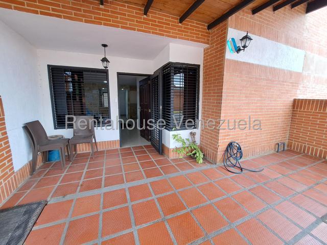 Venta de Townhouse. Manantial Dorado #25-24951