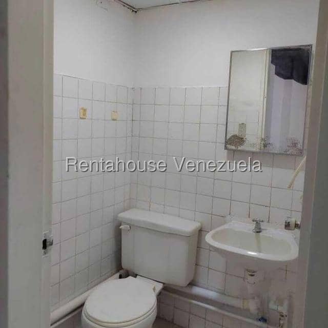 Local en alquiler en San José de tarbes Valencia Carabobo Desiree Castillo Rentahouse 