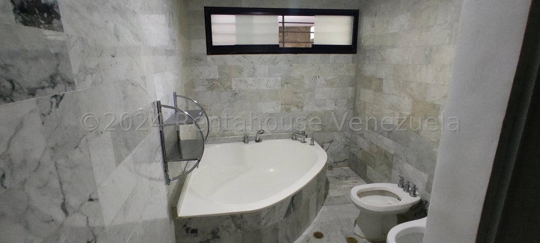 VENTA ALTO HATILLO  #26-13018