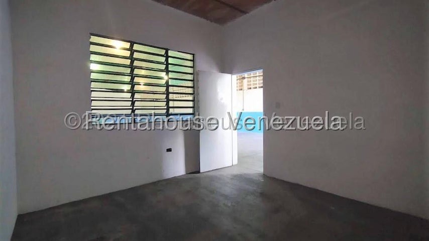 Galpón 260m² Zona Industrial Castillito – San Diego Código: 26-14435 Solo clientes directos