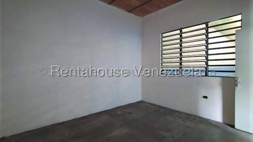 Galpón 260m² Zona Industrial Castillito – San Diego Código: 26-14435 Solo clientes directos
