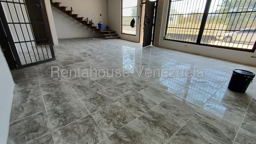 Galpón 853m² Urbanización Industrial Castillito – San Diego Código: 25-14948   (Solo clientes directos )