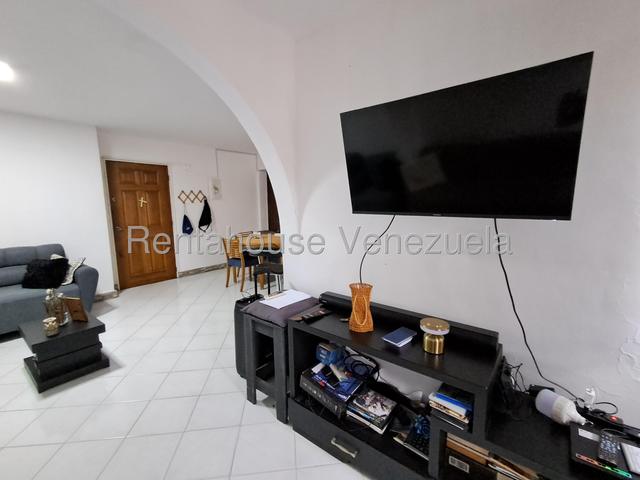Apartamento en venta ubicado en Trigal Norte Valencia Carabobo codigo 26-6629 ELOISA MEJIA