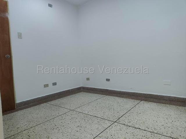 26-21357 Consultorio en alquiler Centro Medico Dr.Guerra Mendez Centro Valencia