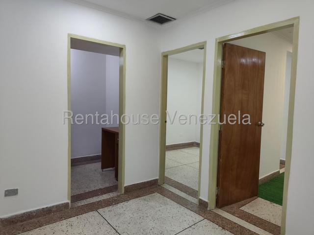 26-21357 Consultorio en alquiler Centro Medico Dr.Guerra Mendez Centro Valencia