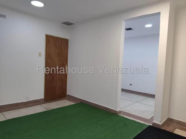 26-21357 Consultorio en alquiler Centro Medico Dr.Guerra Mendez Centro Valencia