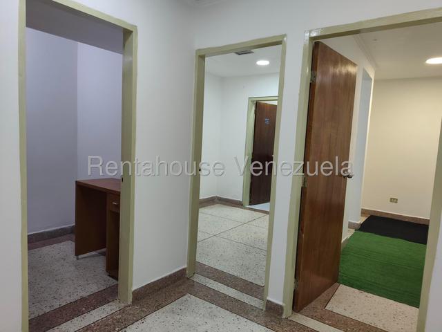 26-21357 Consultorio en alquiler Centro Medico Dr.Guerra Mendez Centro Valencia