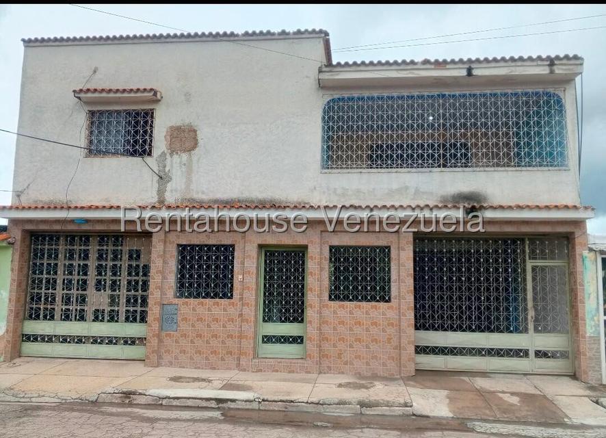 SOLO CLIENTES ​Genera Ingresos Inmediatos en Las Quintas de Flor Amarillo casa en venta (26-21747)