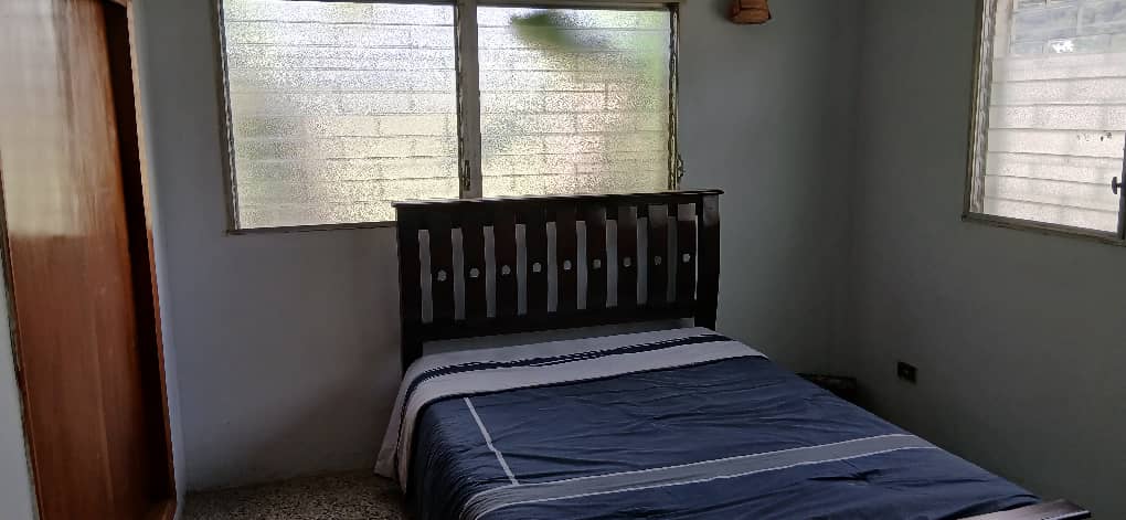 En venta, amplia y céntrica casa