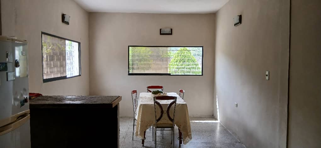 En venta, amplia y céntrica casa
