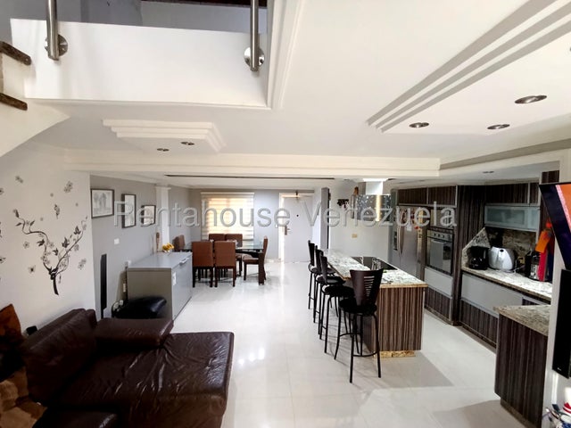 26-21962 En Venta: Impecable Townhouse en Conjunto Privado Sabana del Medio en San Diego