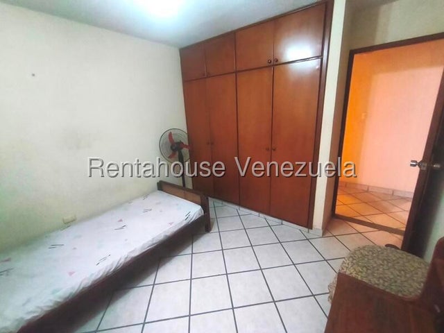 YL. Venta de Apto. en Balcones. Naguanagua #26-21078