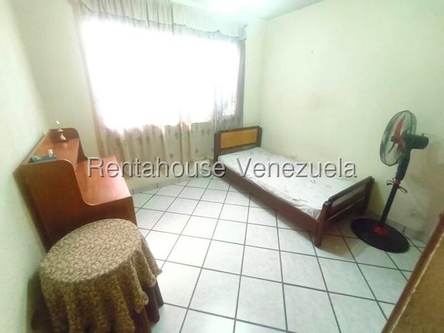 YL. Venta de Apto. en Balcones. Naguanagua #26-21078