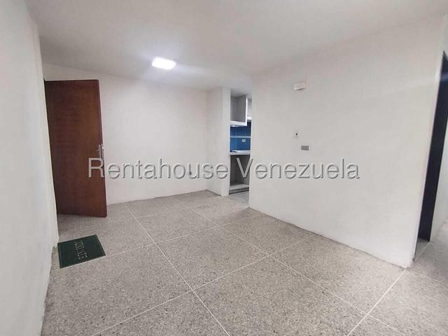 26-21932 Apartamento en Alquiler PB vacio en Paraparal Los Guayos