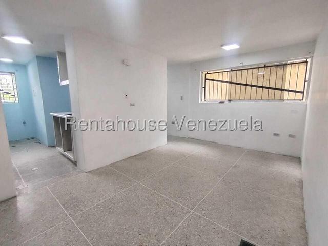 26-21932 Apartamento en Alquiler PB vacio en Paraparal Los Guayos
