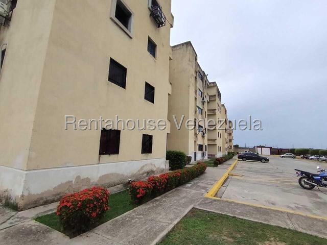 26-21932 Apartamento en Alquiler PB vacio en Paraparal Los Guayos