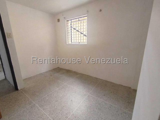 26-21932 Apartamento en Alquiler PB vacio en Paraparal Los Guayos