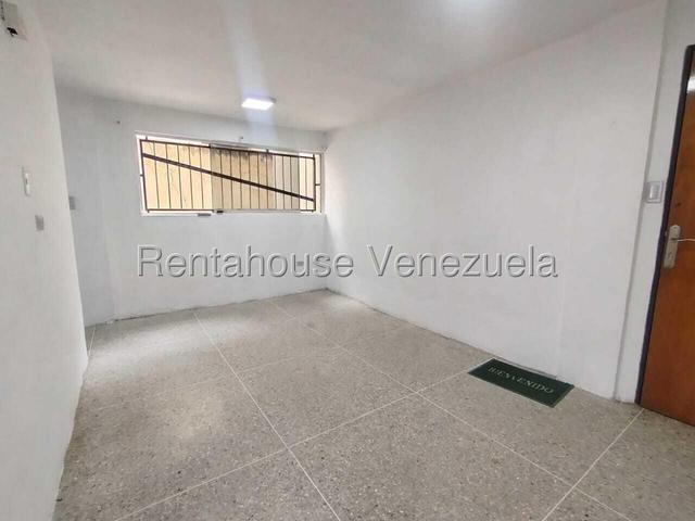 26-21932 Apartamento en Alquiler PB vacio en Paraparal Los Guayos