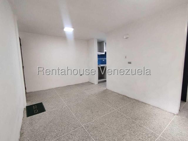 26-21932 Apartamento en Alquiler PB vacio en Paraparal Los Guayos