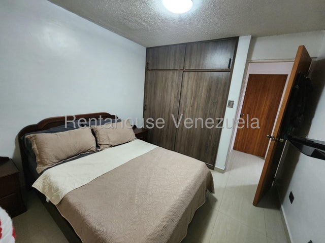 26-21918 En venta apartamento en piso 1 no muebles en Tulipan San Diego
