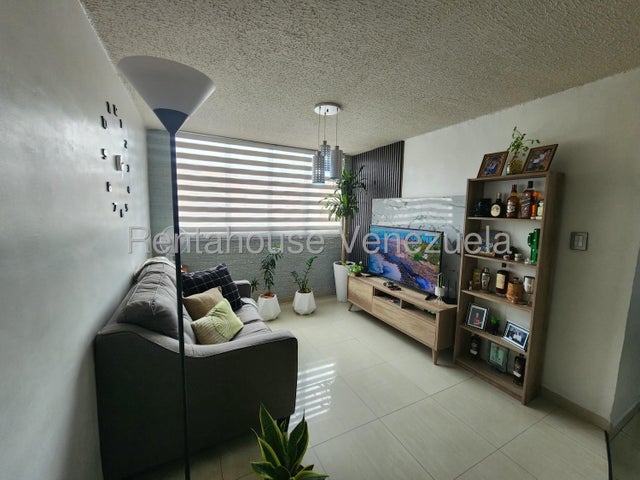 26-21918 En venta apartamento en piso 1 no muebles en Tulipan San Diego