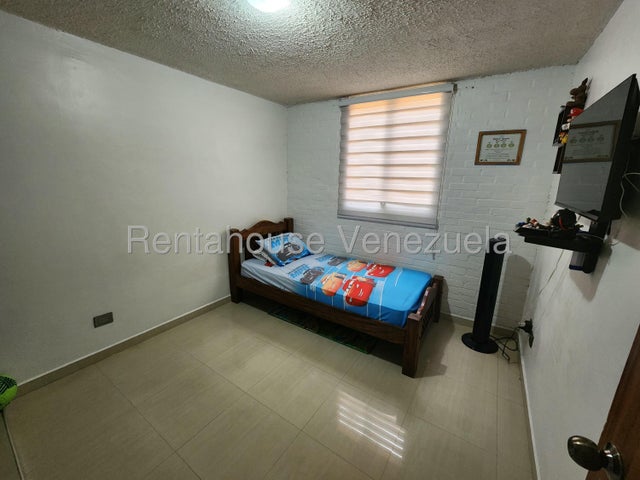 26-21918 En venta apartamento en piso 1 no muebles en Tulipan San Diego