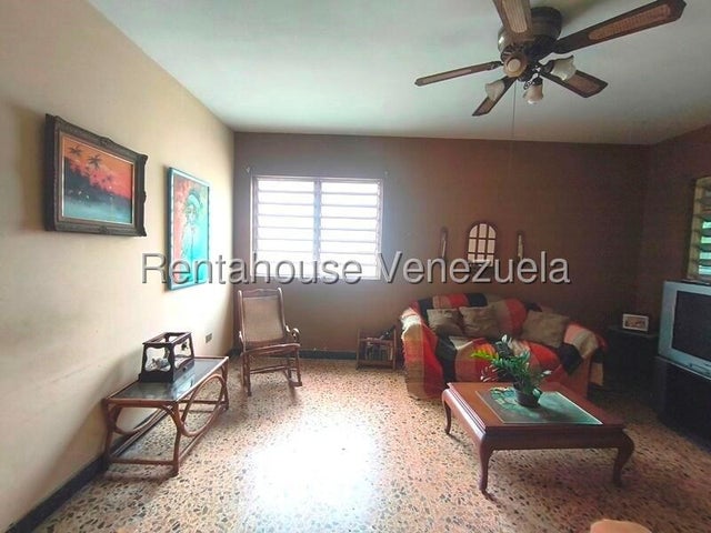 26-21870 Se ofrece en Venta Casa en Trigal Norte Valencia