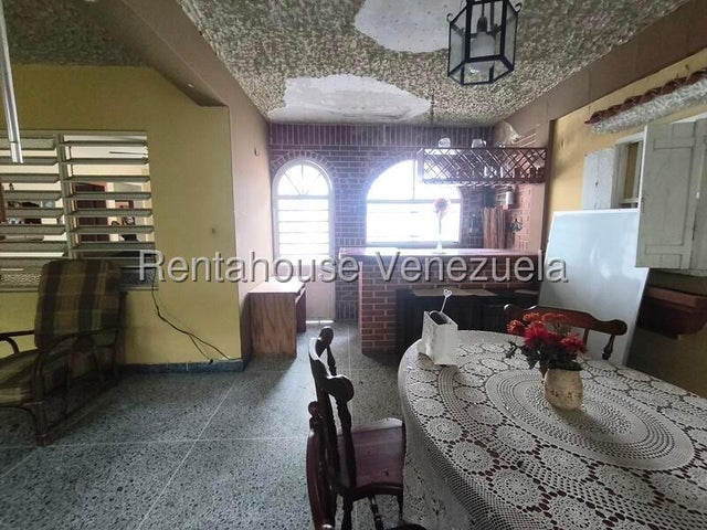 26-21870 Se ofrece en Venta Casa en Trigal Norte Valencia