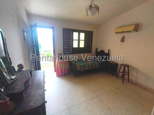 26-21870 Se ofrece en Venta Casa en Trigal Norte Valencia