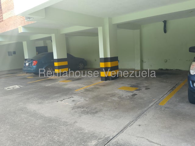 Rentahouse Venta de Apto. Res. Almendron  #26-3364