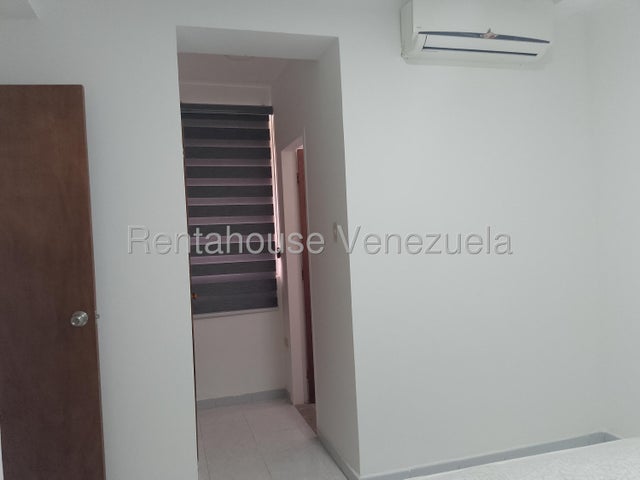 Rentahouse Venta de Apto. Res. Almendron  #26-3364
