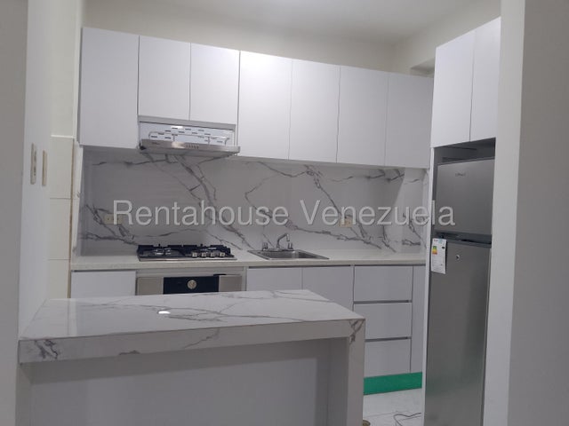 Rentahouse Venta de Apto. Res. Almendron  #26-3364