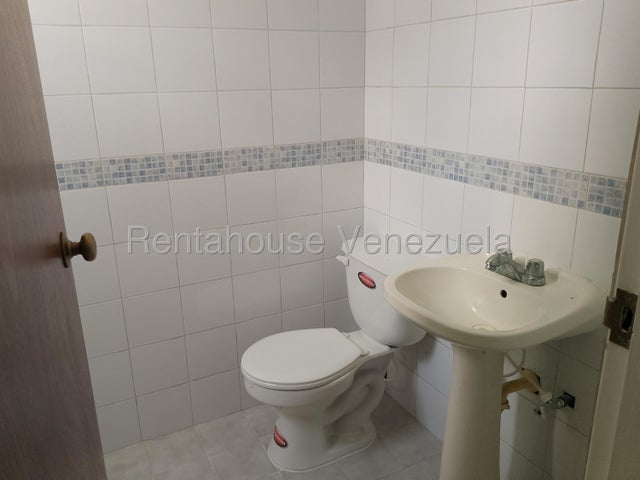 Rentahouse Venta de Apto. Res. Almendron  #26-3364