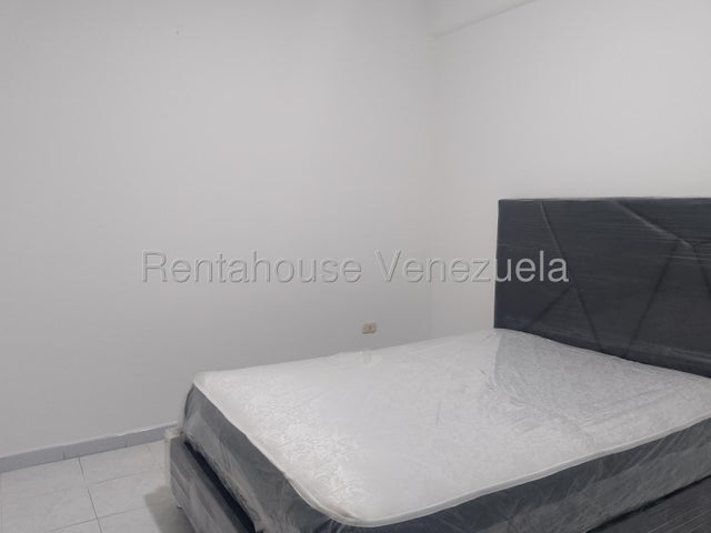 Rentahouse Venta de Apto. Res. Almendron  #26-3364