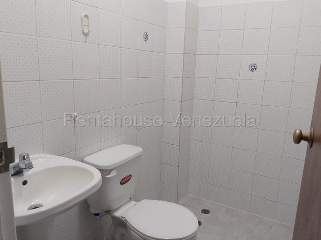 Rentahouse Venta de Apto. Res. Almendron  #26-3364