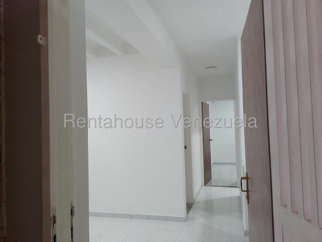 Rentahouse Venta de Apto. Res. Almendron  #26-3364