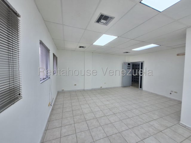 26-21828 en Alquiler oficina comercial 38 mts con una excelente ubicacion  4 Av de Prebo Reda Building