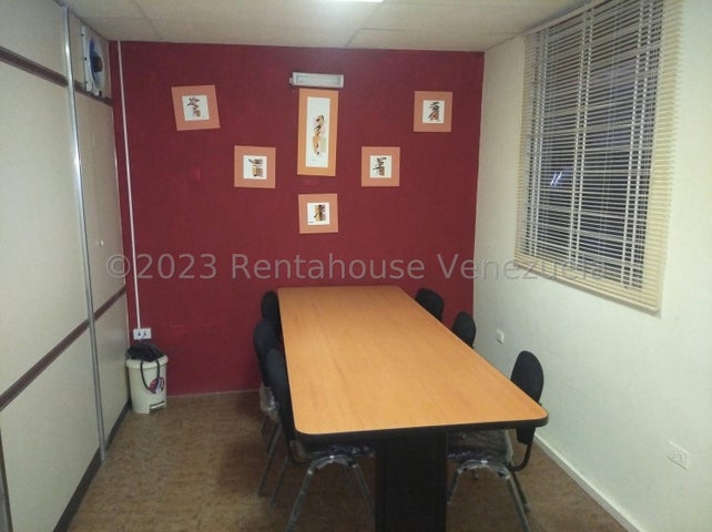 Venta de oficina C.C. Lomas del Este #25-3106