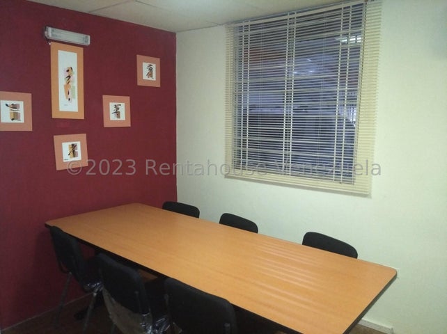 Venta de oficina C.C. Lomas del Este #25-3106