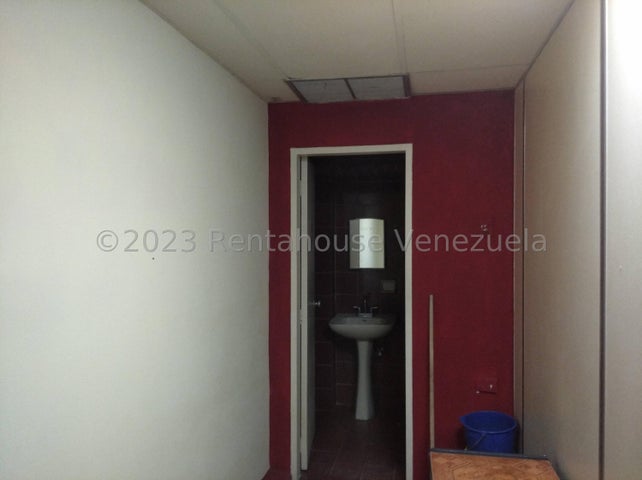 Venta de oficina C.C. Lomas del Este #25-3106