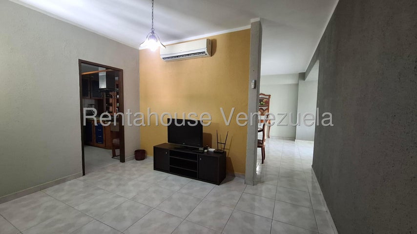 Los Mangos Apartamento en Alquiler ubicado en Valencia Carabobo codigo 27-178 ELOISA MEJIA