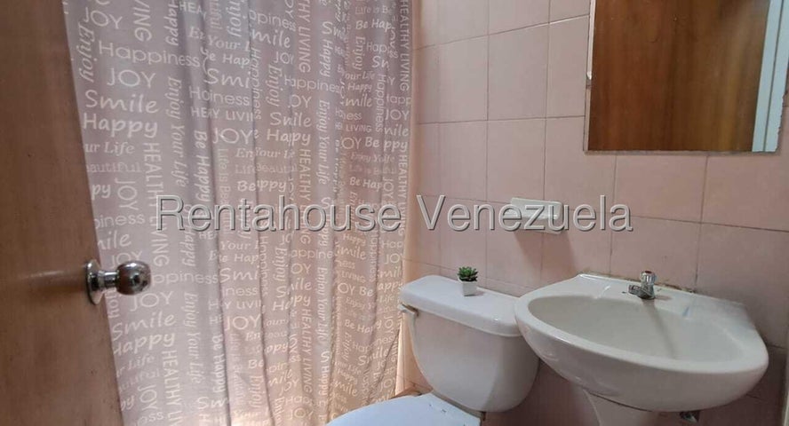 Venta de Townhouse Las Quintas. Naguanagua #27-620
