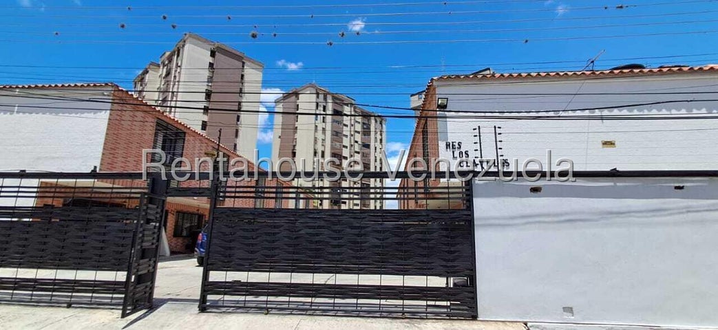 Venta de Townhouse Las Quintas. Naguanagua #27-620