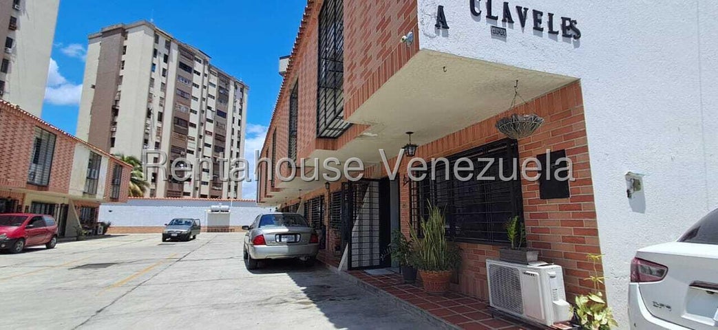 Venta de Townhouse Las Quintas. Naguanagua #27-620
