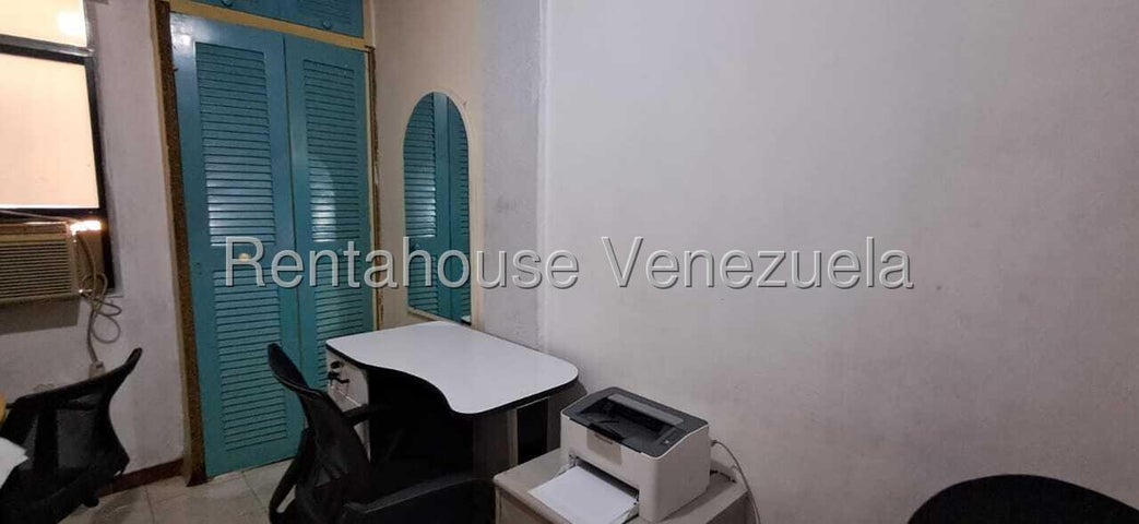 Venta de Townhouse Las Quintas. Naguanagua #27-620