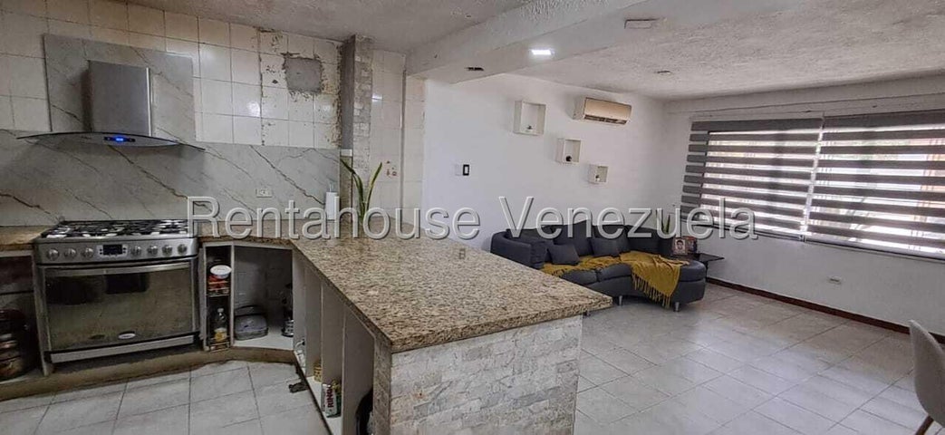 Venta de Townhouse Las Quintas. Naguanagua #27-620