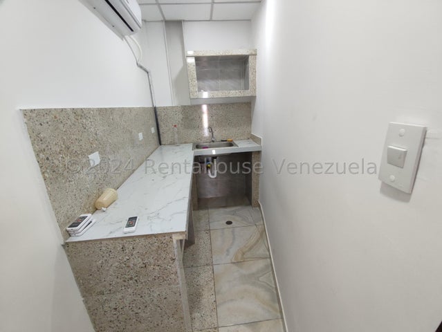 Venta  de local C.C. Paraparal Plaza, Los Guayos #25-5921 