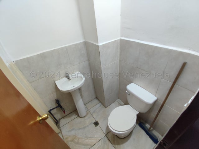 Venta  de local C.C. Paraparal Plaza, Los Guayos #25-5921 