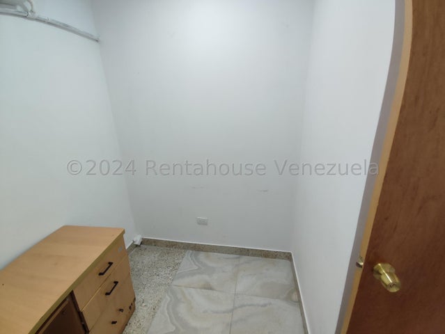 Venta  de local C.C. Paraparal Plaza, Los Guayos #25-5921 