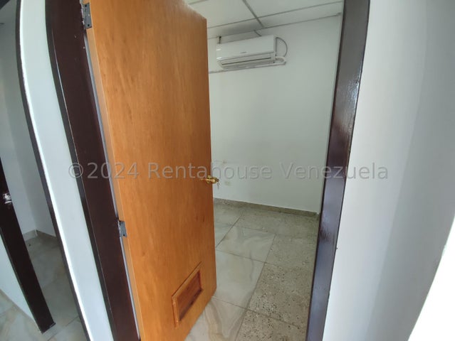 Venta  de local C.C. Paraparal Plaza, Los Guayos #25-5921 